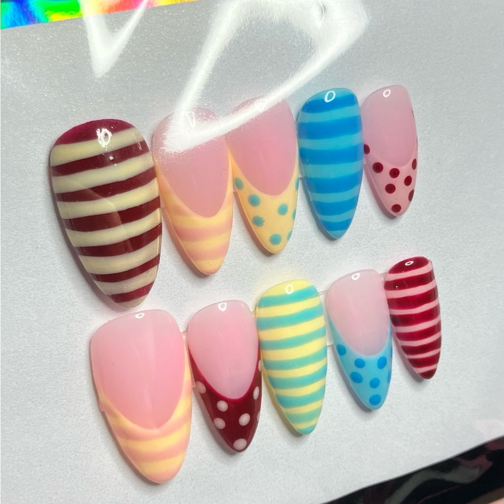 Colorful Striped & Polka Dot Press-On Nail Set